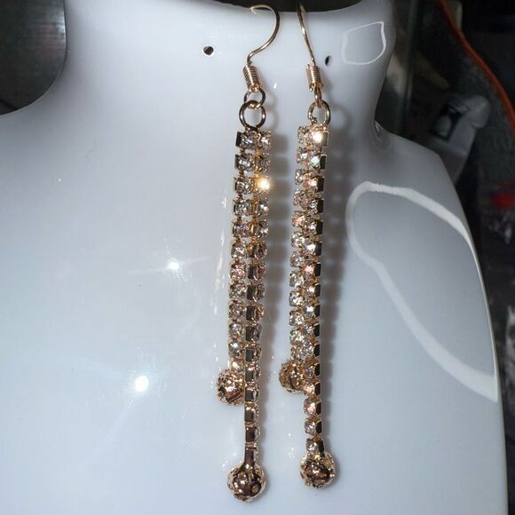 Jewelry - Sparkling Waterfall Crystal Dangle Earrings - Glamorous Rose Gold